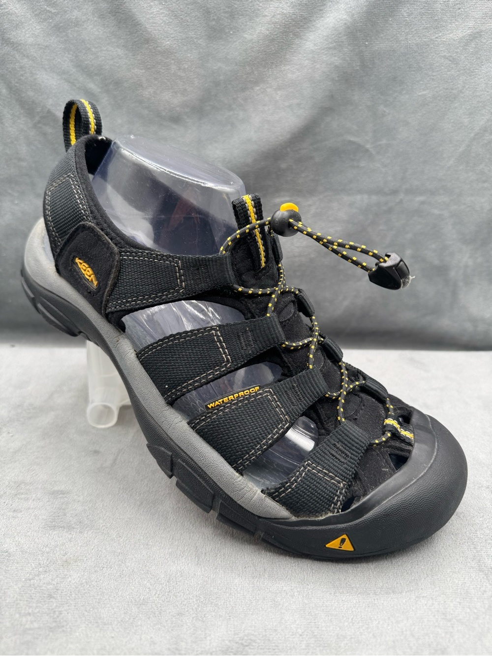 KEEN Newport H2 Water Sandals Men’s Size 9.5 Black Outdoor Hiking Sport